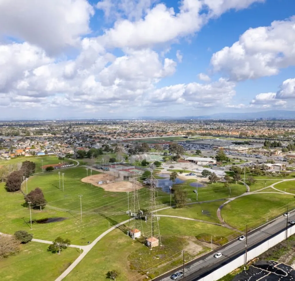 Huntington Beach homes near the coast with palm trees